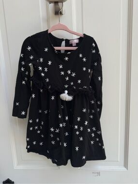 ME Mila & Emma 4T Long Sleeve Black Dress White Star Motif and Tassel Accent